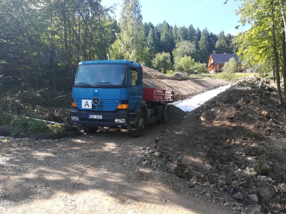 Ukázka realizace zemních prací a autodopravy — fotografie 13